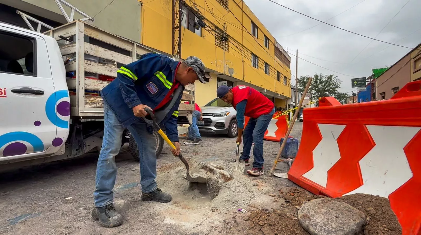 Gobierno de la Capital refuerza trabajos de bacheo en el Centro ...