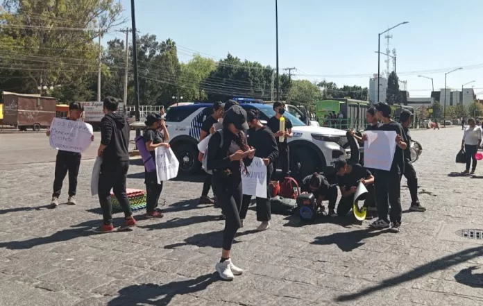 19df6a86-d1d7-489f-87a6-ae84ef03b1d3-1